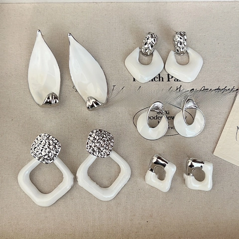 Pendientes De Botón Geométricos Esmalte Blanco Joyería De Aleación Con Poste De Plata Para Mujer Moda
