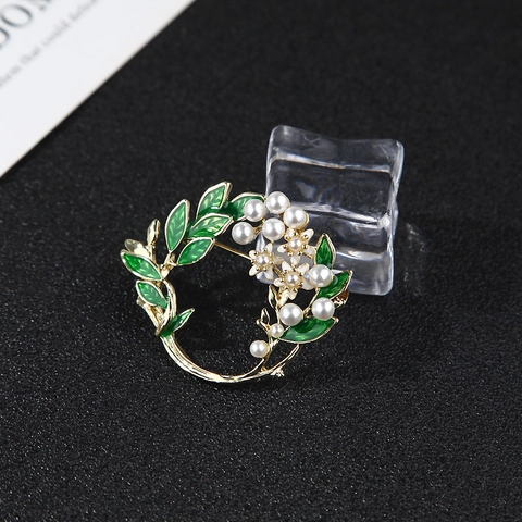 Broche Couronne De Fleurs Élégante Pour Femmes Gardenia Émail Feuille Alliage Faux Künstliche Perle Vintage Bijoux De Mariage