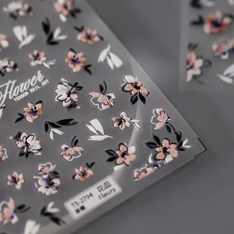 Adesivi Unghie Rilievo 3D Motivi Floreali Vintage Goffrati Autoadesivi Decalcomanie PET Decorazione Manicure Fai Da Te