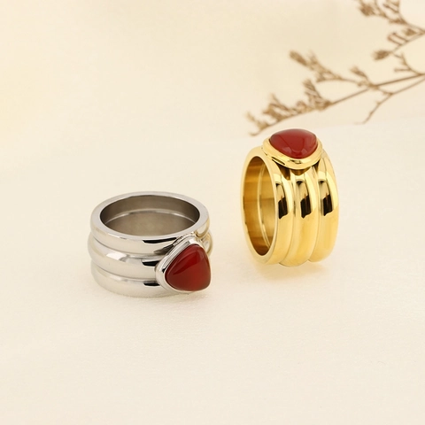 Anillo De Banda Ancha Acero Inoxidable Triple Nervadura Onda Piedra Roja Triangular Incrustada Joyería Retro Minimalista Para Mujeres