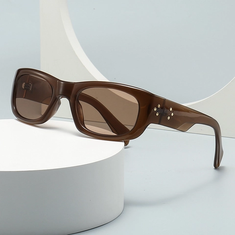 Square Fashion Sunglasses Retro UV400 Protection Plastic Frame With Metal Star Rivets For Men And Women