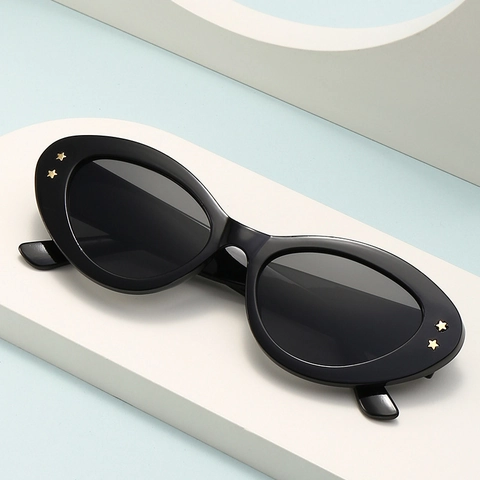 Retro Cat Eye Sunglasses For Women Oval Frame Plastic Star Rivet Decoration Protective INS Style Fashion Eyewear