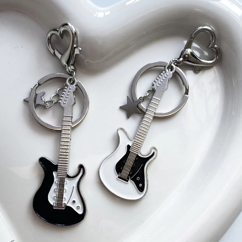Porte-Clés Pendentif Guitare Alliage Émail Fermoir Cœur Charme Étoile Style Y2K Punk Accessoire De Sac