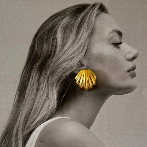Shell Stud Earrings 18K Gold Plated Stainless Steel Minimalist Ocean Retro Jewelry For Women