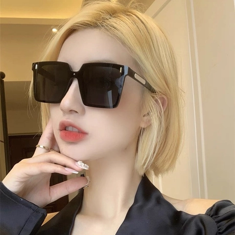 Oversized Square Sunglasses UV400 Protection PC Frame Metal Stud Decor Trendy Fashion Travel Driving Eyewear For Women