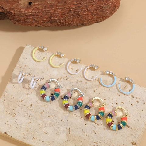 Lussuosi Orecchini a C in Rame Smaltato Con Zirconia per Donna Placcati Oro Gioielli Geometrici Multicolore Orecchini Regalo