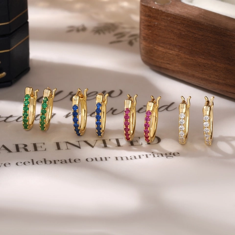 Orecchini a Cerchio con Strass Colorati in Argento Sterling 925 per Donna Placcati in Oro e Argento Orecchini Huggie Geometrici Gioielli