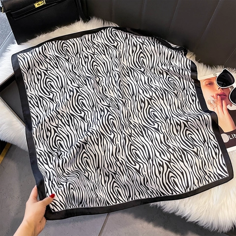 Elegante Foulard Quadrato in Raso Con Stampa Zebra per Donna Moda Fantasia Animale Sciarpa da Collo Accessorio Fascia