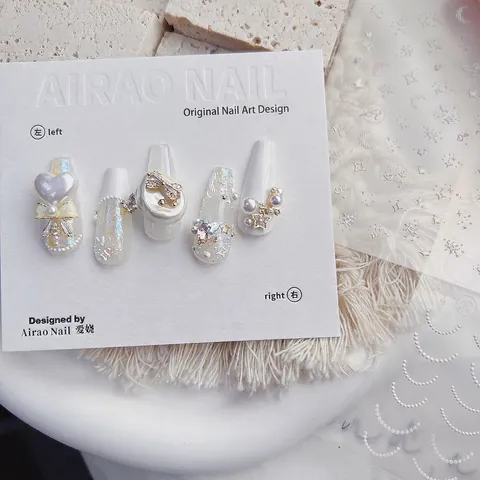 Geprägte Nagelkunst Aufkleber Funkelnde Sterne Mond Schmetterling Design Selbstklebend DIY Maniküre Dekoration To 991