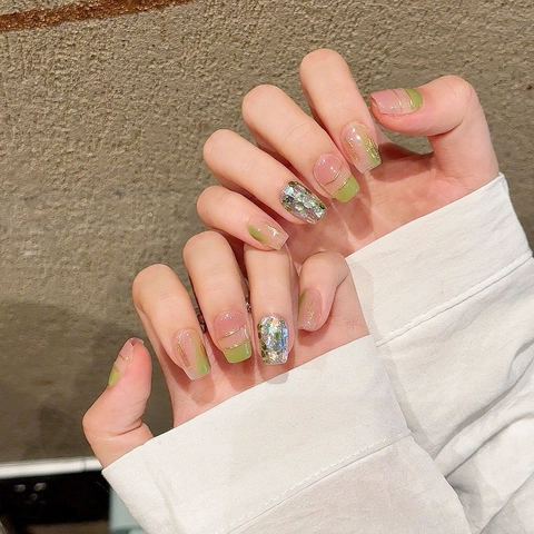 Faux Ongles à Presser Faits à la Main Dégradé Vert Menthe Rose Strass Fil d'Or Court Carré Rond Mode Faux Ongles pour Femme Cadeau Manucure
