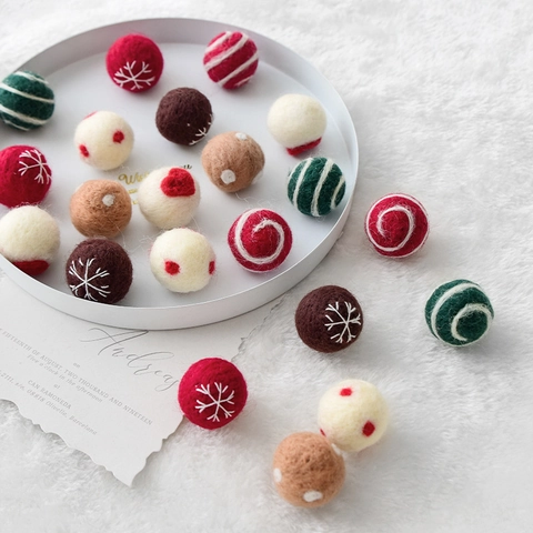 Adornos De Bolas De Fieltro Navideños Bordados Copo De Nieve Corazón Puntos Decoración Colgante Accesorios De Bricolage