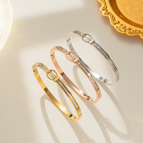 Bracciale Bangle Love in Acciaio al Titanio Minimalista per Donna Strass Stile Fibbia della Cintura Gioielli alla Moda