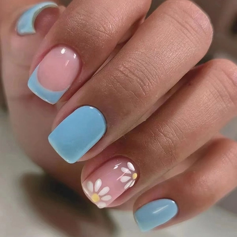 Press On Nails Short Square Sky Blue French Tip White Daisy Floral Pattern Sweet Cute Fake Nails False Nails Women