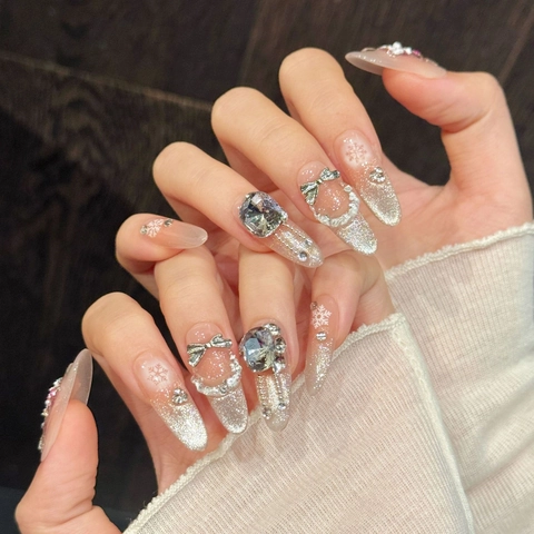 Handmade Christmas Press On Nails Pink Gradient Cat Eye Silver Glitter 3D Rhinestone Bow Snowflake Oval Stiletto Fake Nails