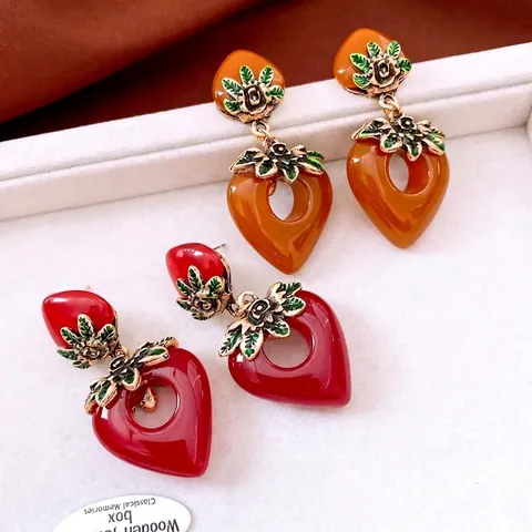Vintage Strawberry Heart Hollow Drop Earrings Alloy Resin With Silver Earring Post Retro Fashion For Women