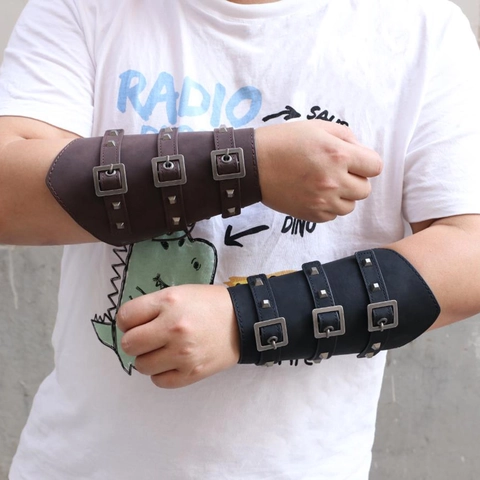 Medieval Leather Bracer Arm Guard Retro Gauntlet Wristband With Metal Buckles And Rivets For Cosplay LARP Punk Style
