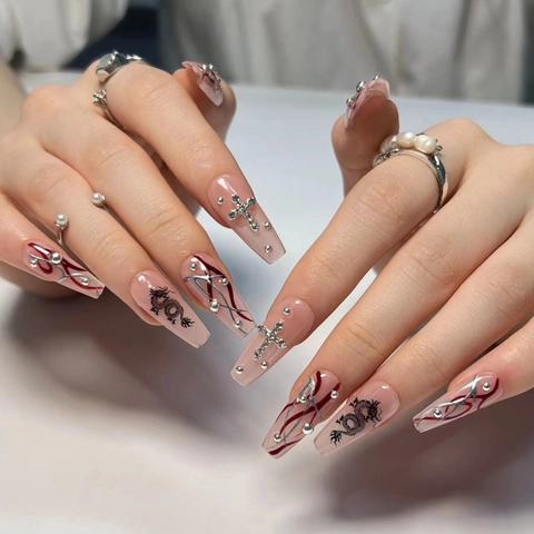Chinesischer Drache 3D Silber Kreuz Sargform Kunstnägel Nude Rosa Y2K Gothic Stil Falsche Nägel