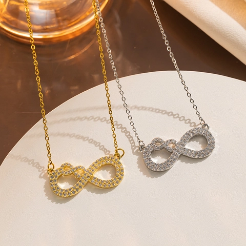 Collana con Pendente a Infinito in Acciaio al Titanio Minimalista per Donna Catena Regolabile Gioielli con Strass Intarsiati