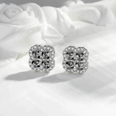 Four Leaf Clover Cartilage Stud Earrings Copper Cubic Zirconia Flower Helix Piercing Screw Back Vintage Jewelry