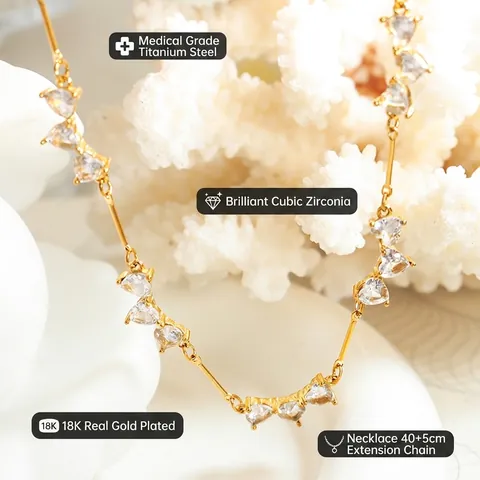 Collana Con Zirconi A Cuore Acciaio Al Titanio Placcato Oro 18K Catena Elegante Minimalista Gioielli Da Donna
