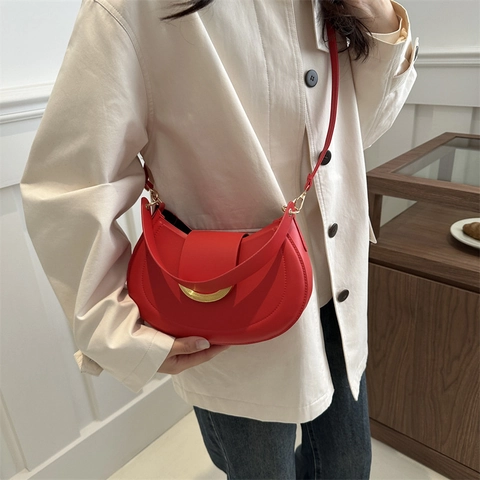 Women PU Leather Crescent Half Moon Underarm Bag Minimalist Shoulder Crossbody Bag With Gold Metal Buckle Fashion
