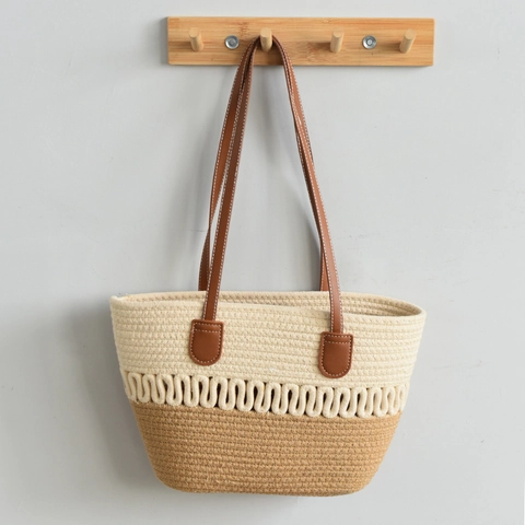 Handgemaakte Katoenen Geweven Tote Bag Voor Vrouwen Grote Capaciteit Zomer Vakantie Schoudertas Met Leren Handvat Kleurrijke Pompons Deko