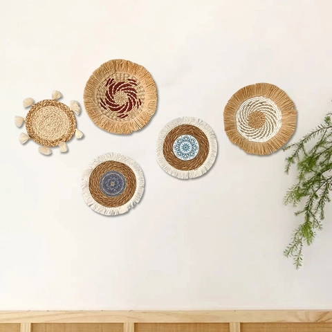 Decorazione da Parete Intrecciata in Stile Bohémien con Tifa Naturale e Rafia con Frange Motivo Geometrico Arte da Soggiorno