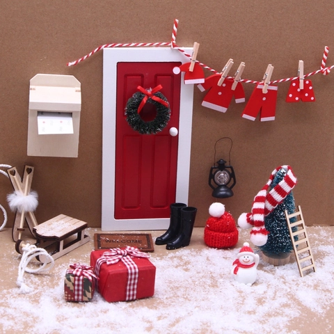 Decoración Casa De Muñecas Miniatura Navidad Puerta Madera Buzón Trineo Escalera Paisaje Micro Accesorios Elfo