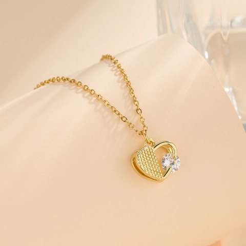 Herz Anhänger Halskette 18K Vergoldet Edelstahl Hohl Zirkon Rheinstumpf Eleganter Schmuck Für Damen
