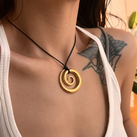Vintage Stainless Steel 18K Gold Plated Swirl Pendant Necklace Adjustable Black Wax Rope Spiral Design Jewelry For Women
