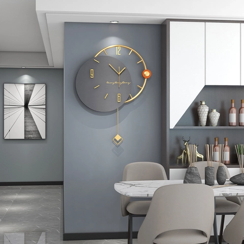 Moderne Luxe Wandklok Metalen Frame Houten Wijzerplaat Stil Uurwerk Zwaaiende Pendel Decoratief Voor Woonkamer Kantoor