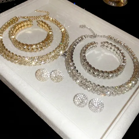 Sieradenset Strass Kristal Ronde Pavé Ketting Armband Oorknopjes Met Zilveren Oorsteker Elegante Luxe Stijl Voor Dames