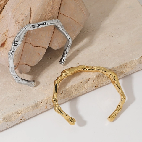 Minimalist Stainless Steel Irregular Texture Open Bangle For Women Elegant High End Lava Design Electroplated Wrist Cuff Jewelry