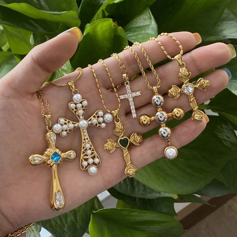 18K Gold Plated Stainless Steel Cross Pendant Necklace For Women Minimalist Rhinestone Inlaid Waterproof Religious Jewelry