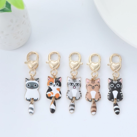 Cute Cartoon Cat Metal Keychain Heart Shaped Lobster Clasp Enamel Drip Oil Animal Bag Charm Pendant Gift For Women Girls
