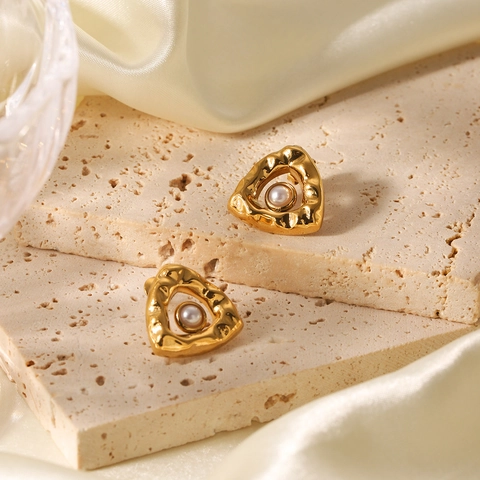 Pendientes De Botón De Acero Inoxidable Martillado Triangular Con Perla Artificial Bañado En Oro 18K Geométricos Para Mujeres
