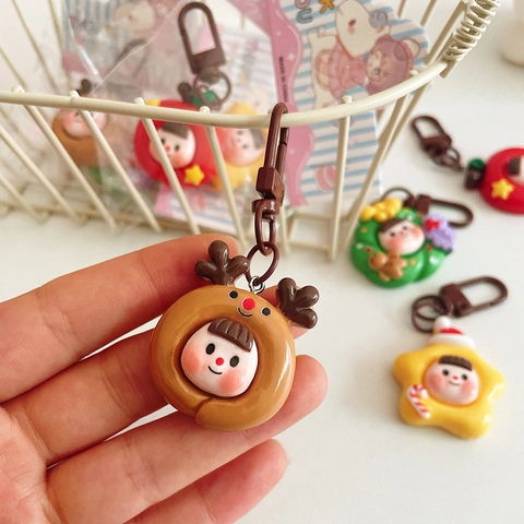 Cute Cartoon Christmas Resin Keychain Backpack Charm Pendant Reindeer Star Apple Design For Kids Friends Gift