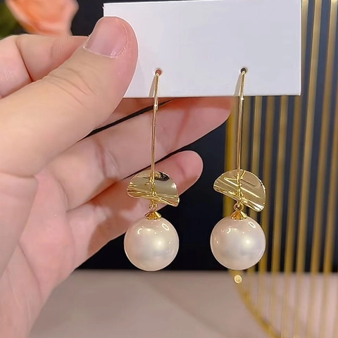 Artificial Pearl Drop Ohrringe Für Damen Elegant Vergoldet Legierung Unregelmäßiges Metall Baumeln Schmuck Retro Chic Stil