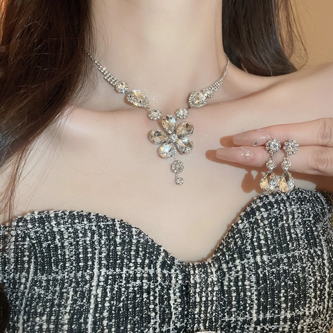 Flower Butterfly Teardrop Rhinestone Necklace And Earrings Copper Base Luxury Wedding Jewelry For Women Elegant Silver Tone