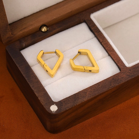 Geometrische V-Form Dreieck Ohrringe 18K Vergoldet Edelstahl Minimalistischer Modeschmuck Für Damen