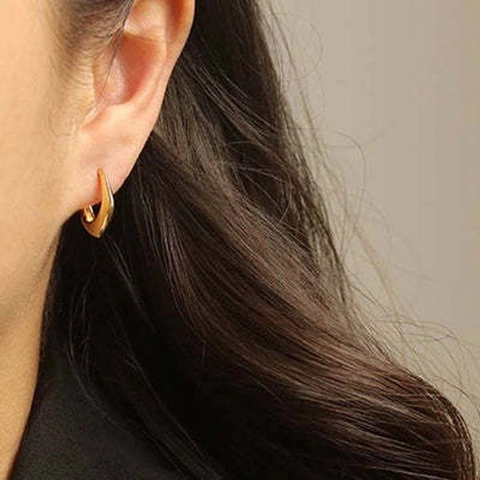 Stainless Steel Hoop Earrings Geometric C Shaped Minimalist Fashion Jewelry For Women 18K Gold Plated Elegant Accessory