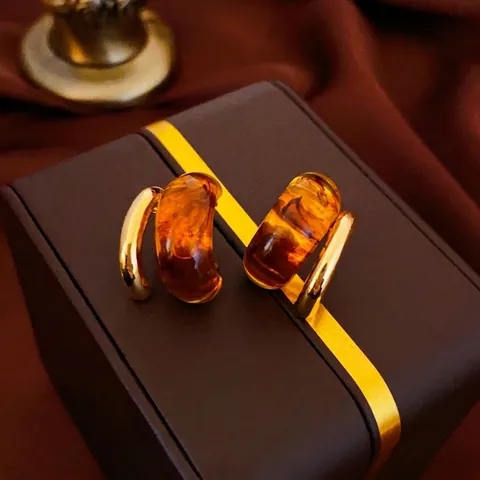 Retro C-Shaped Stud Earrings Amber Resin With Silver Earring Post Gold Plated Geometric Fashion Jewelry For Women
