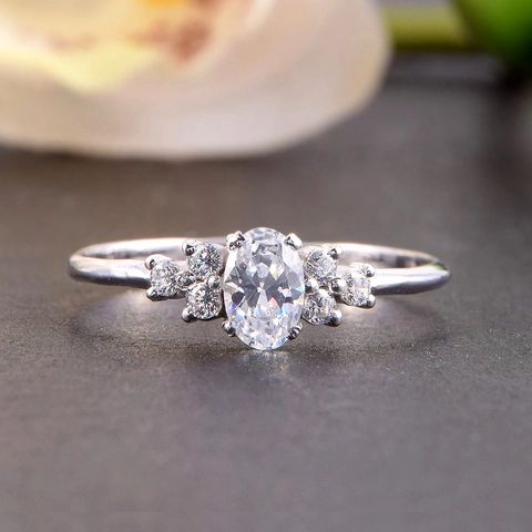 Koperen Zirkonia Ring Ovalen Hoofdsteen Cluster Zijstenen Elegante Mode Bruidssieraden Voor Vrouwen
