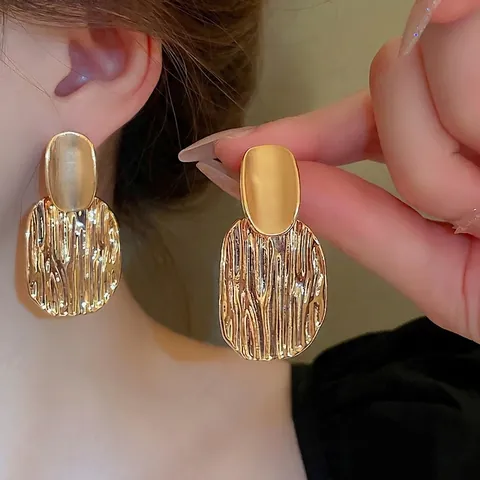 Orecchini In Metallo Piegghettato Ovali Retro Con Perno In Argento Placcato Oro Geometrico Testurizzato Gioielli Minimalisti