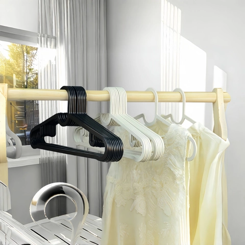 Non Slip Clothes Hangers Space Saving Non Marking Plastic Laundry Closet Storage Organizers Bionic Shoulder Design Dry Wet Use