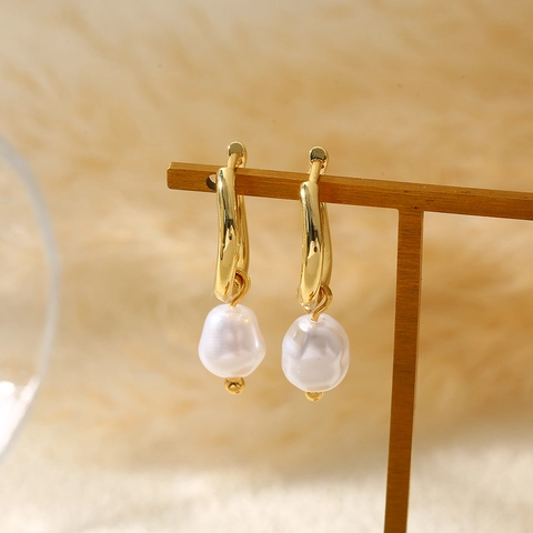 Geometrische Hoops Knopoorbellen 18K Verguld Koper Met Zirkonia En Kunstmatige Barokparel Minimalistische Sieraden