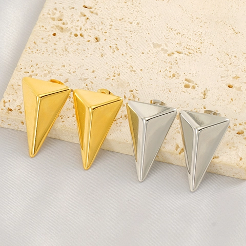Dreieckige Pyramiden Ohrstecker 18K Vergoldet Edelstahl Geometrisches 3D Minimalistisches Design Mode Für Damen