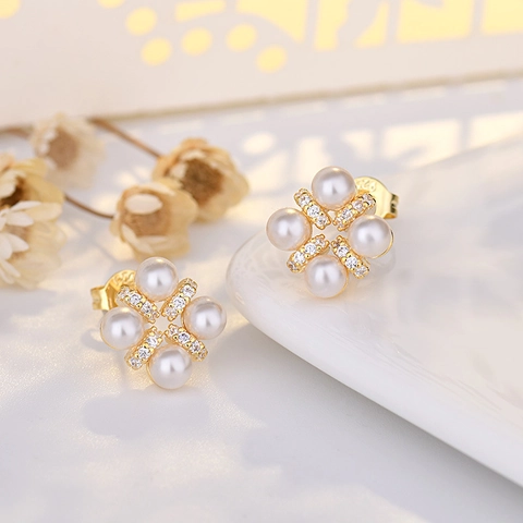 Korean Style Flower Artificial Pearl Stud Earrings With 925 Sterling Silver Post Rhinestone Copper Earrings Jewelry For Women