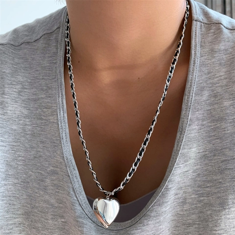 Collana Lunga con Ciondolo a Cuore in Acciaio al Titanio Catena in Metallo e Pelle Intrecciata Argento Gioielli Hip Hop Unisex
