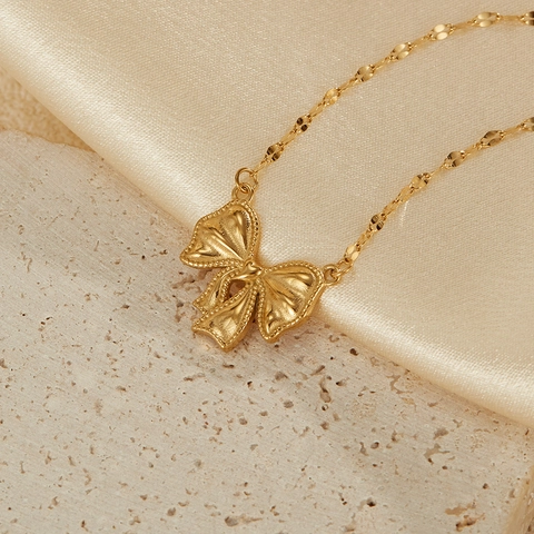 Mode Edelstahl Vergoldet Schleife Anhänger Halskette Für Damen Leichter Luxus Faltenstruktur Schmetterling Schmuck Geschenk